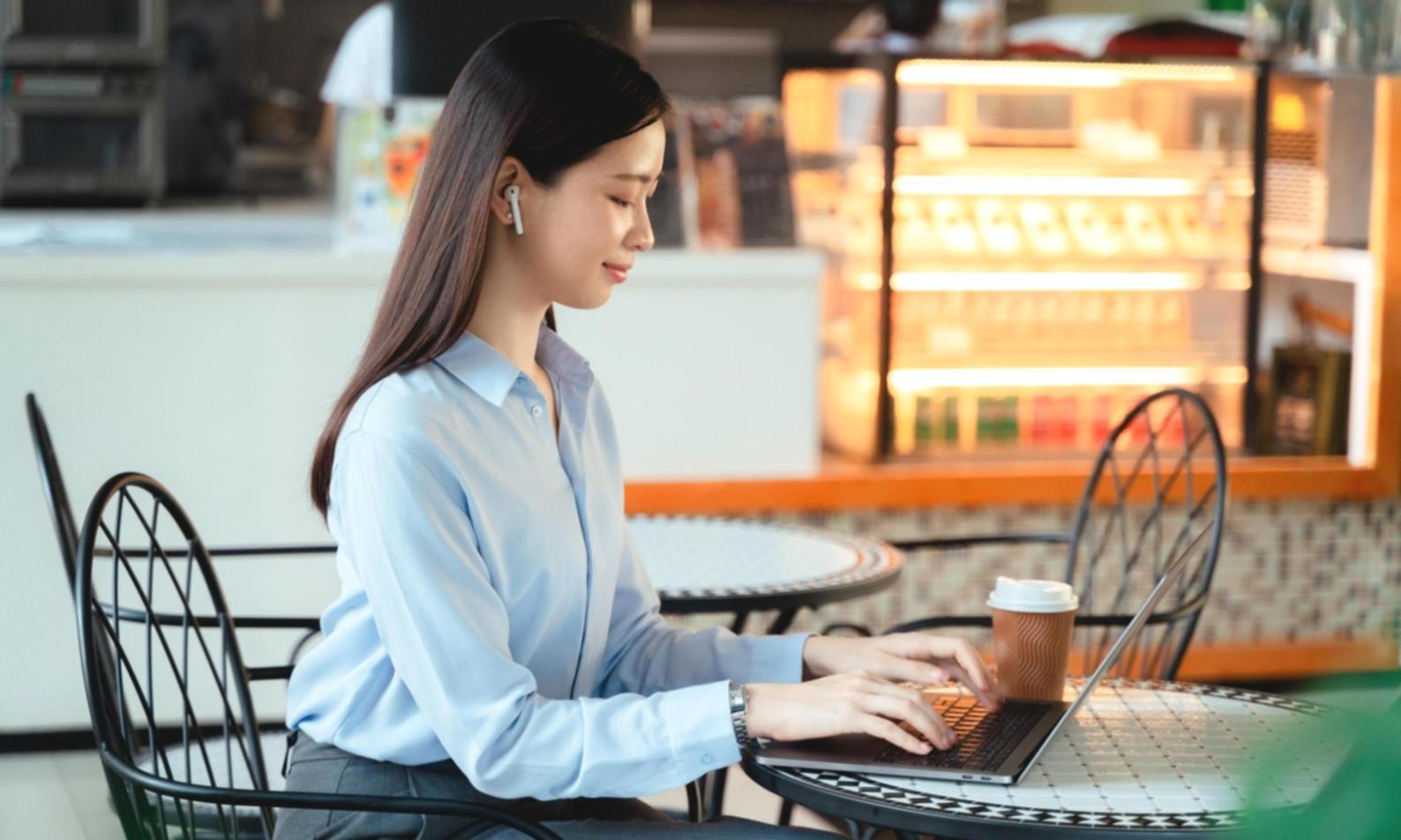 Organisierte Lernunterlagen und Schreibwerkzeuge